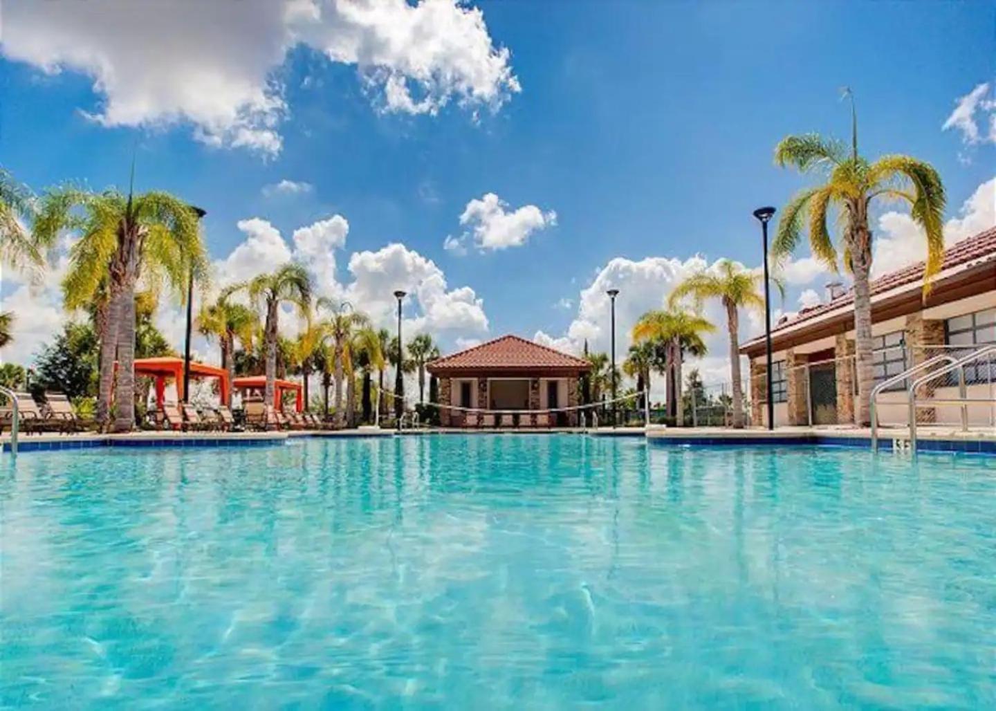 Luxury Family 4 Bedroom With 3 King Beds & Pool Villa *