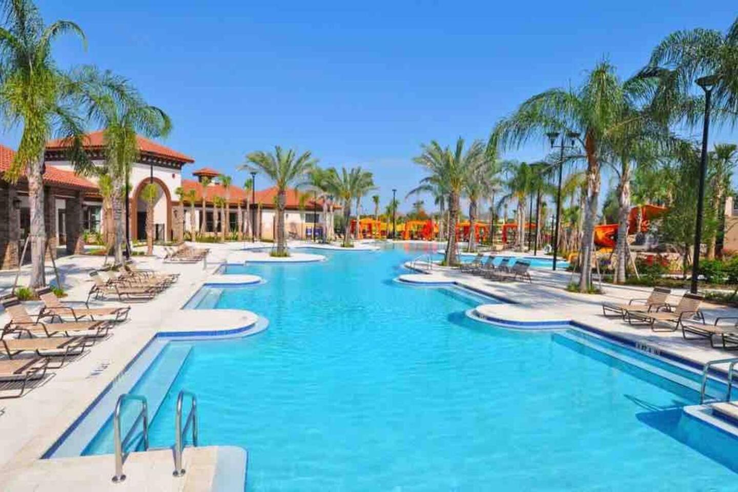 Luxury Family 4 Bedroom With 3 King Beds & Pool *
